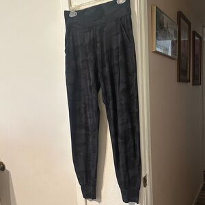 lululemon athletica Dark Camouflage leggings align